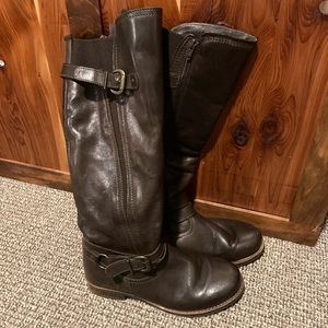 Waterproof leather boots